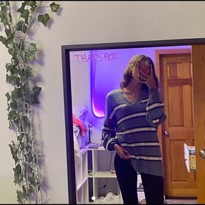 American Eagle Sweater Size Small